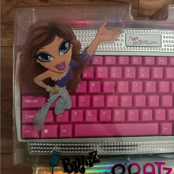 NWT Bratz Be-Bratz.com Mini Keyboard - Picture 4 of 7